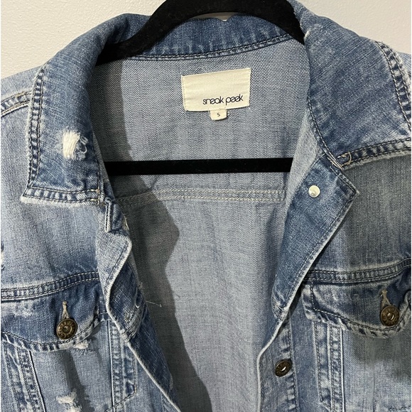 SOLD! Taking to consignment 7/31 Vici Layne  distressed denim Jean jacket - Picture 14 of 16